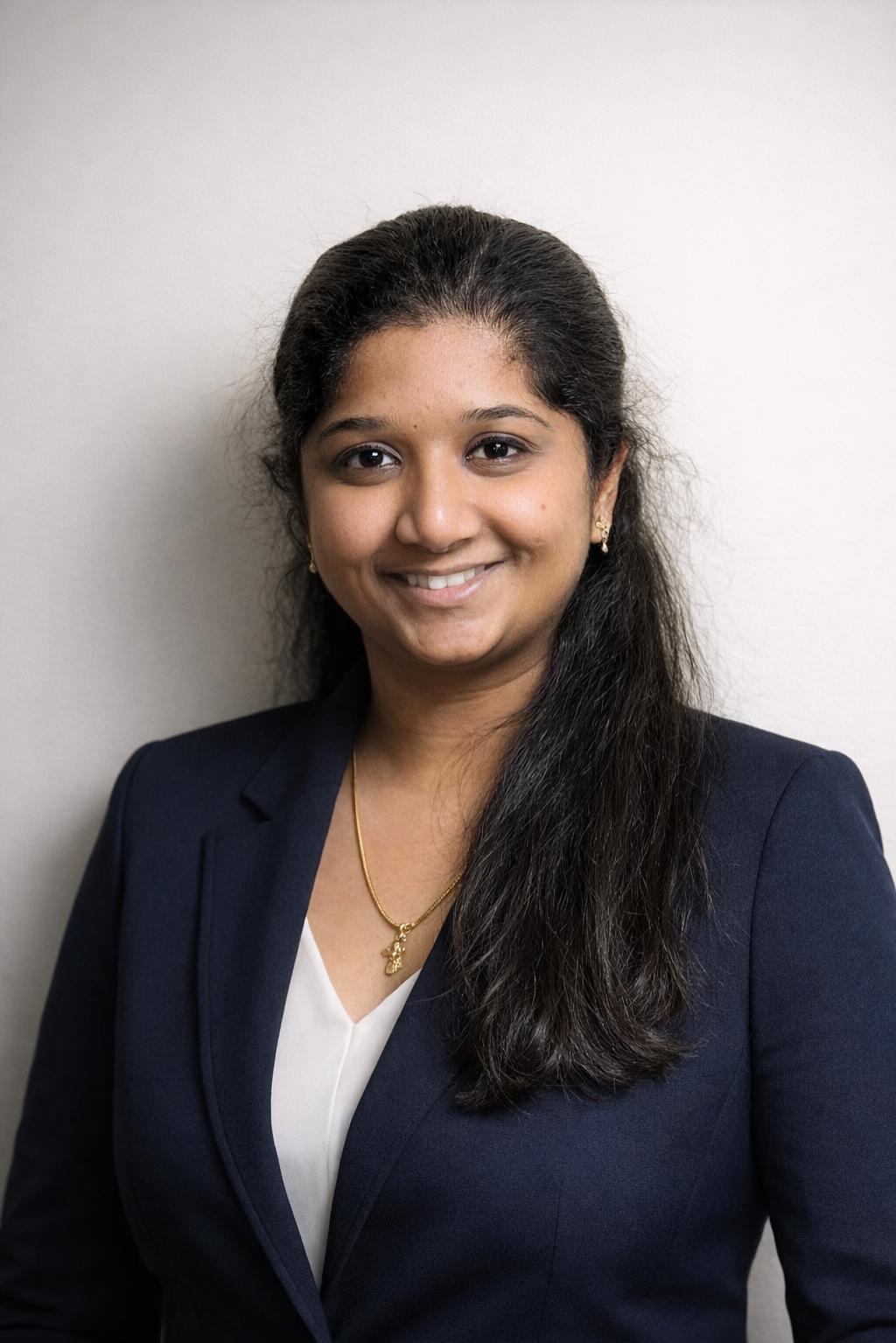 Akhila Oommen headshot